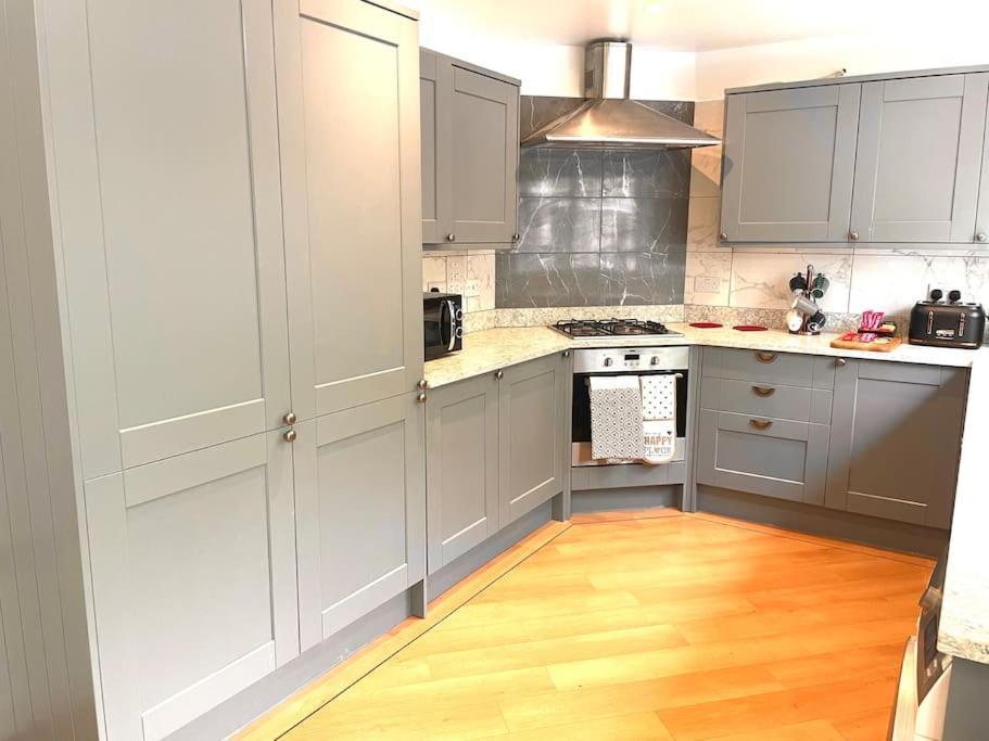 The Woodlands, Shortstay, Ideal For Families, Relocation, Contractors, Travel Stay 霍利 外观 照片